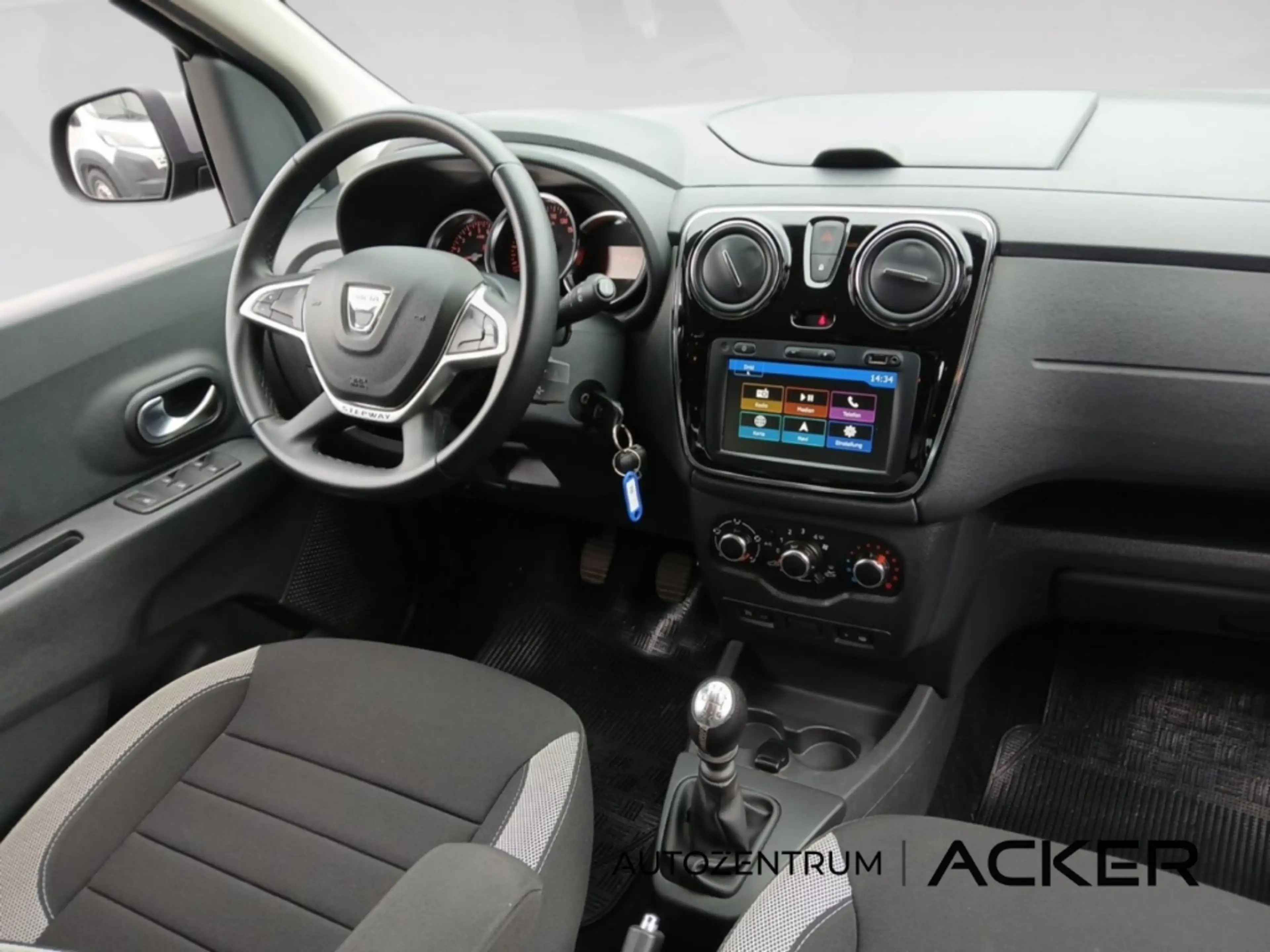Dacia Lodgy Stepway Selection 1.5 BLUE dCi 115 Nav/RFK — photo 14