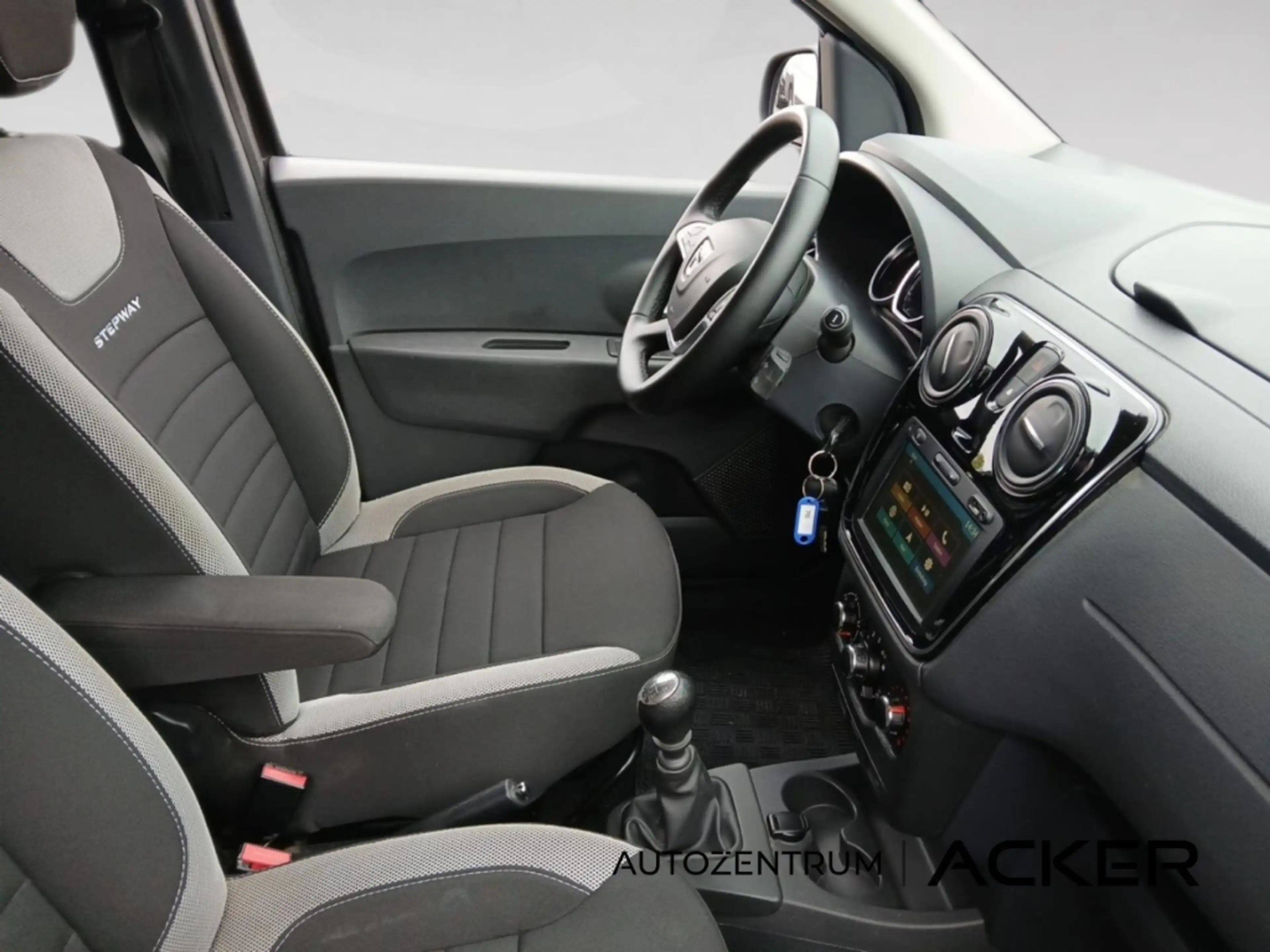 Dacia Lodgy Stepway Selection 1.5 BLUE dCi 115 Nav/RFK — photo 12