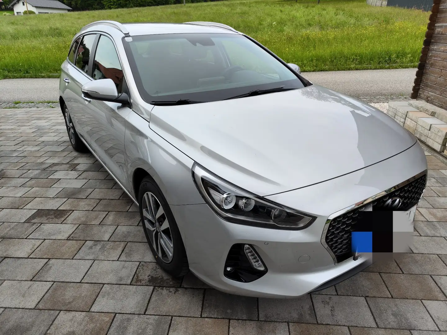 Hyundai i30 Kombi 1.6 CRDI DCT Premium *Automatik* - 1