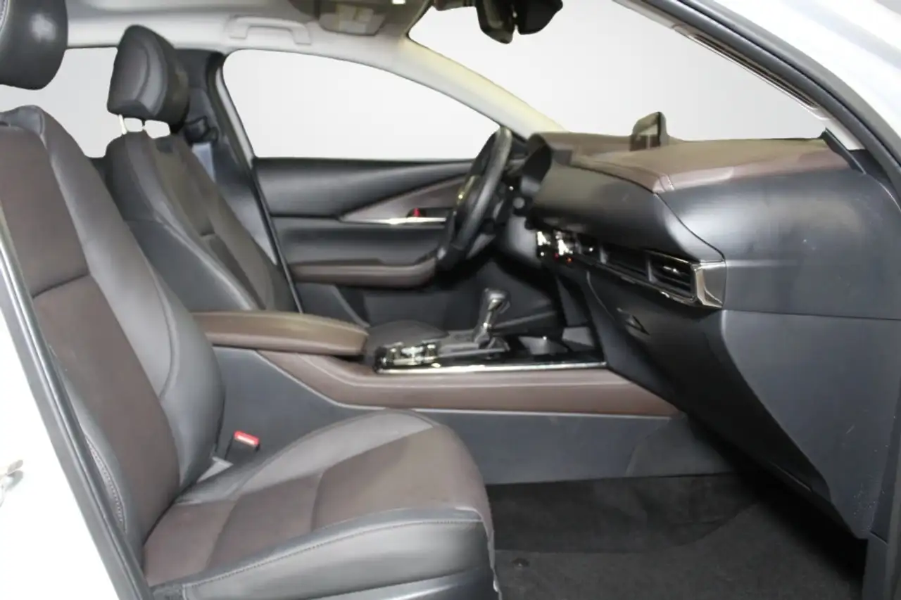 Mazda CX-30 снимка Mazda CX-30
