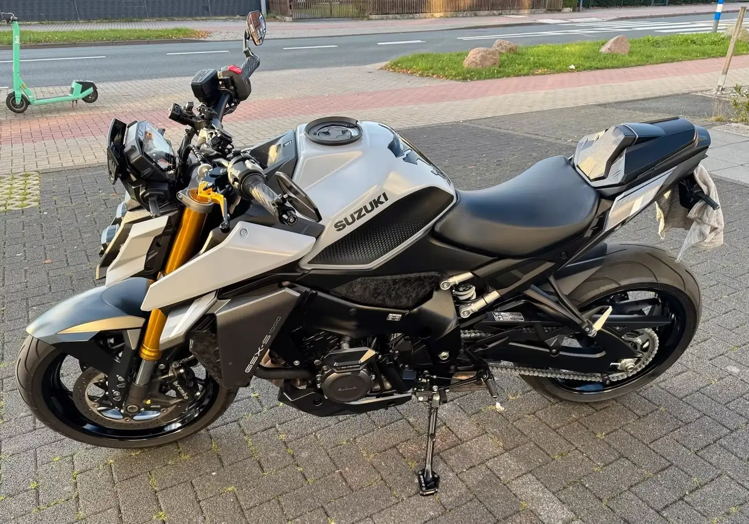 Suzuki GSX-S 1000 Bianco - 2