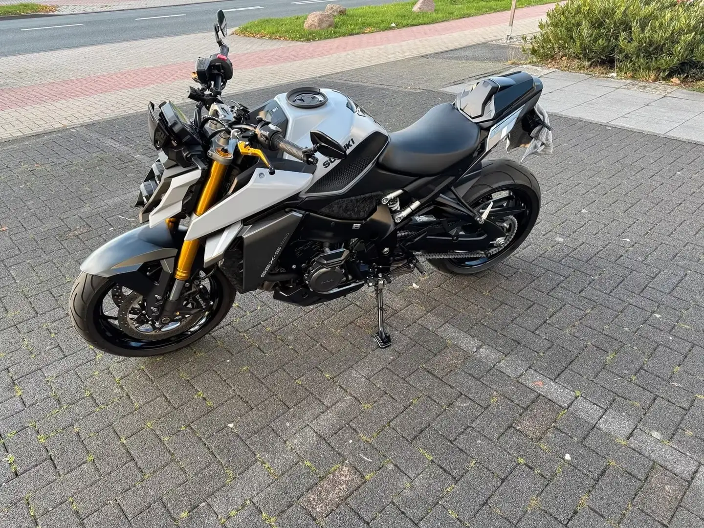 Suzuki GSX-S 1000 Bianco - 1