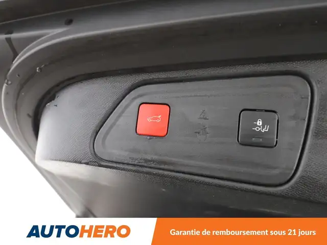 Peugeot 3008 view 17