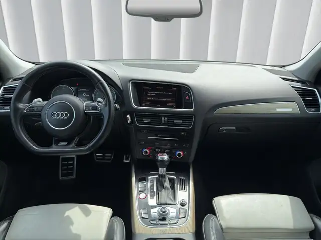 Audi SQ5 view 11