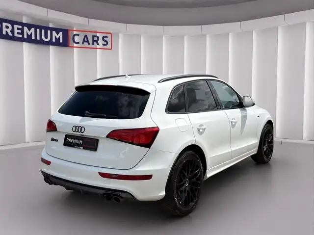 Audi SQ5 view 5
