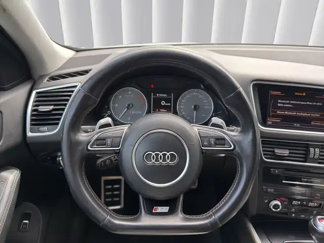 Audi SQ5 view 12
