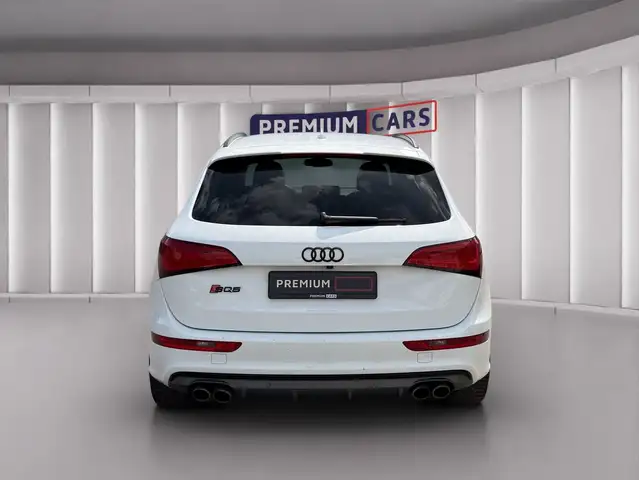 Audi SQ5 view 4