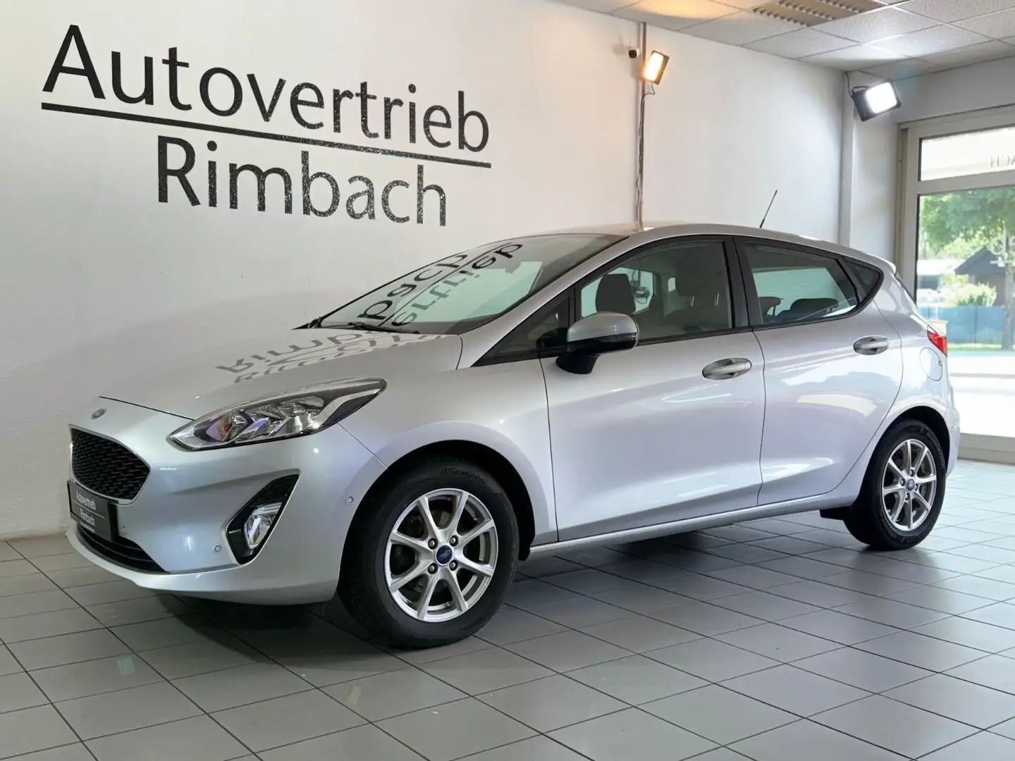Ford Fiesta 1.1 Cool & Connect Silber - 1