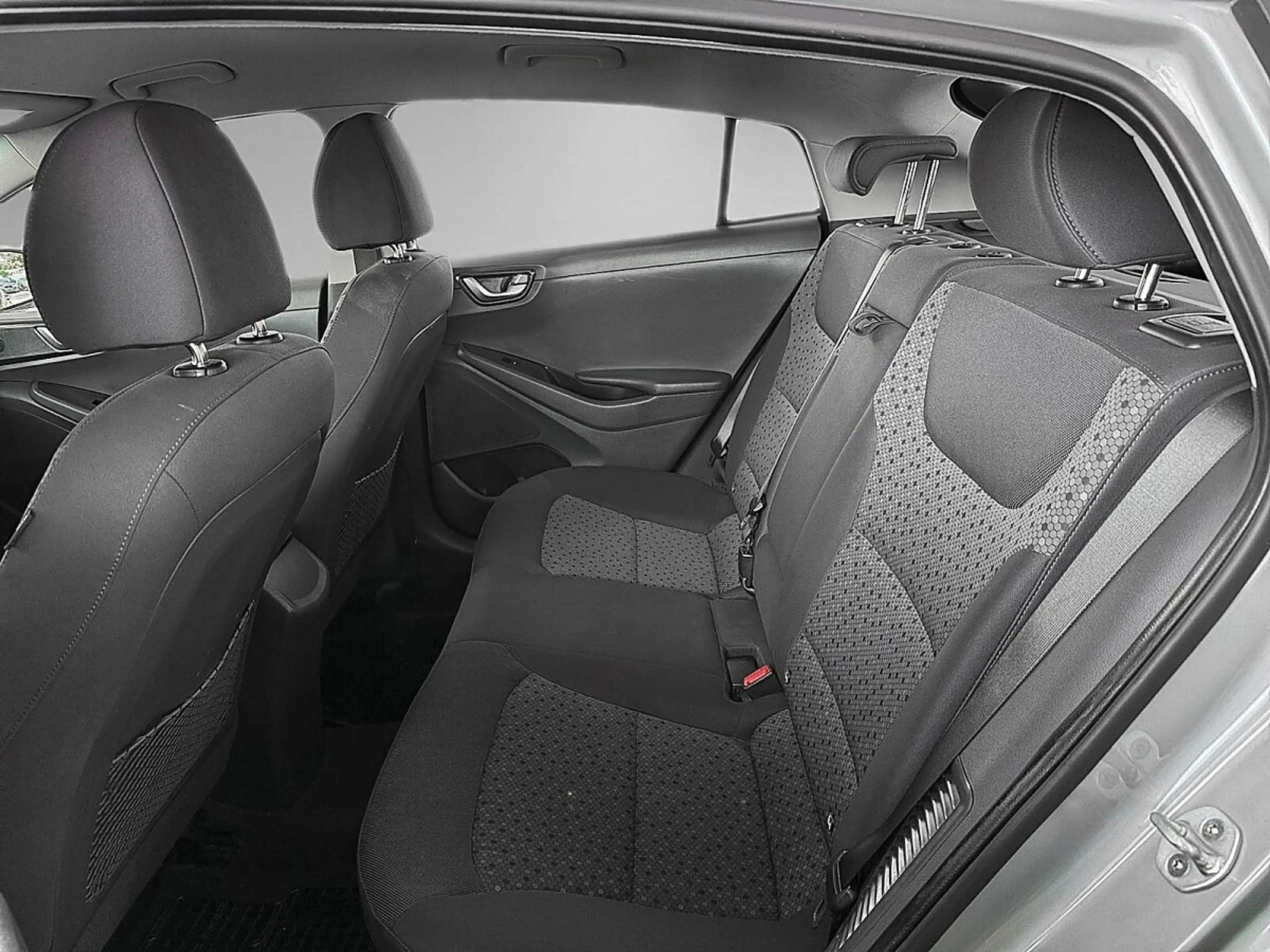 Hyundai IONIQ Ioniq 1,6 GDi Hybrid Premium | PICKERL BIS 09/2... — photo 12