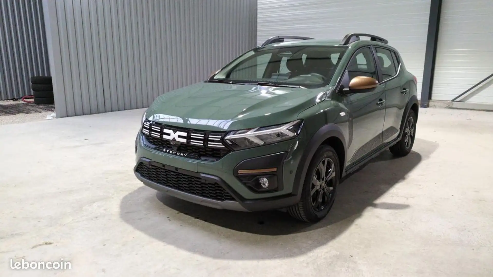 Dacia Sandero TCE 110 GSR2 STEPWAY EXTREME + PACK CONFORT SIEGES CHAUFFANTS Groen - 1