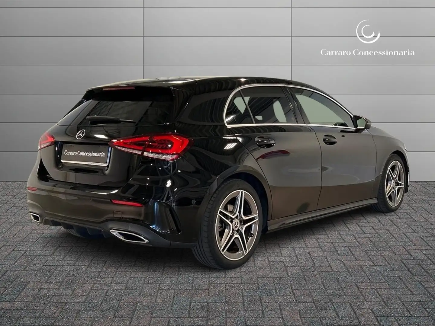 Mercedes-Benz A 180 - A 180 d Premium auto Zwart - 2