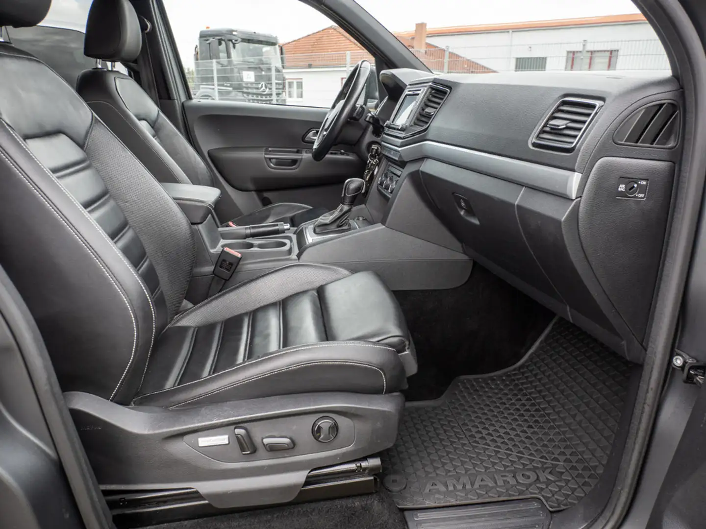 Volkswagen Amarok DC 3.0 TDI Aventura 4MOTION STANDHZ Сірий - 2