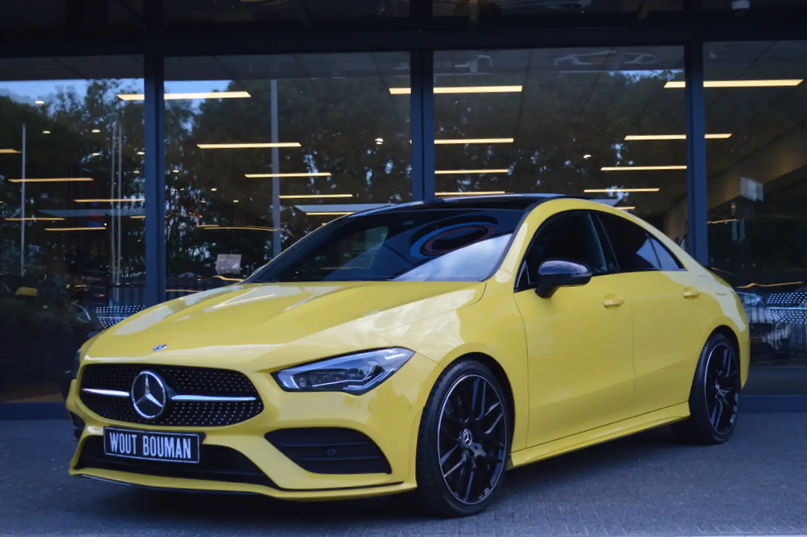 Mercedes-Benz CLA 250 4MATIC AMG Navi Led Panorama Widescreen Sfeer Came Żółty - 2