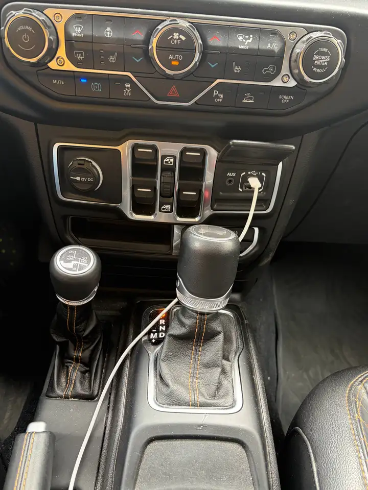 Jeep Wrangler снимка Jeep Wrangler
