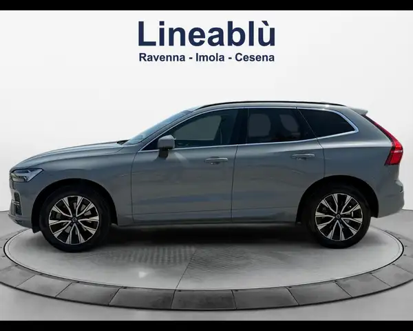 Volvo XC60 view 2