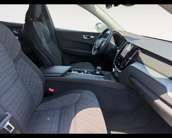 Volvo XC60 view 15