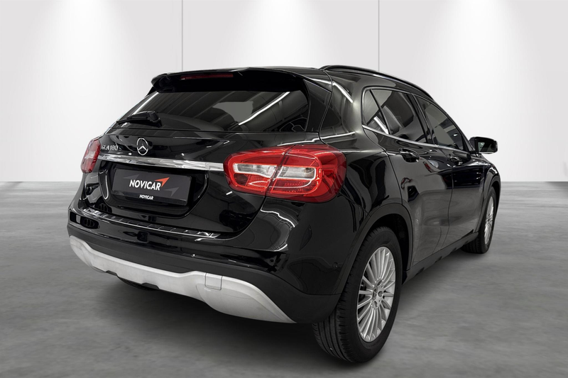 Mercedes-Benz GLA 180 GLA Business Solution Auto — photo 2