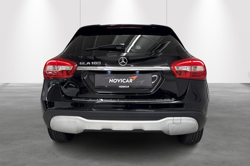 Mercedes-Benz GLA 180 GLA Business Solution Auto — photo 9