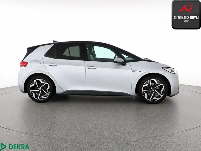Volkswagen Id.3 view 6
