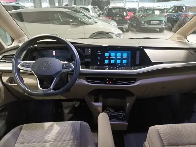 Volkswagen Multivan view 9