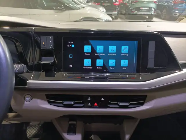 Volkswagen Multivan view 12