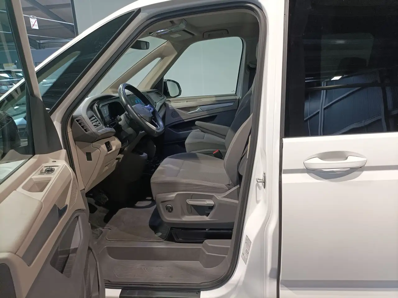Volkswagen T7 Multivan 2.0 TDI Life LED Navi CAM 7-S AHK SHZ, миниатюра 8