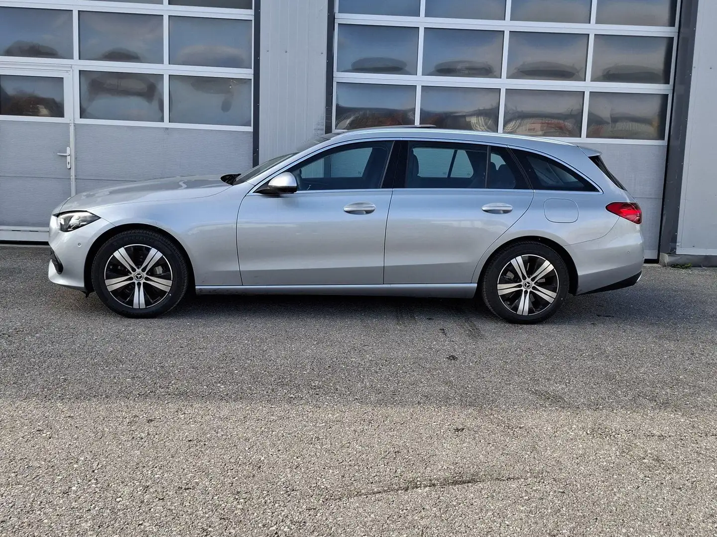 Mercedes-Benz C 300 e T Avantgarde/Distronic/AHK/360°/WinterP Silber - 2