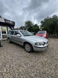 V70 2.4 Premium SCHECKHEFT GEPFLEGT MIT NAVI & ANHÄNGERKUPPLUNG