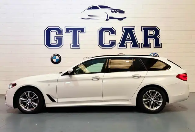 BMW 5 Series view 4