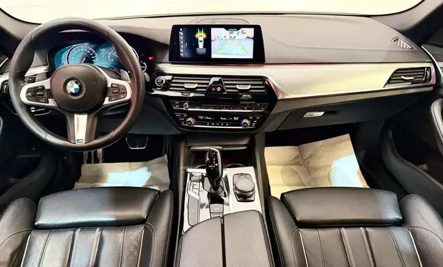BMW 5 Series view 11