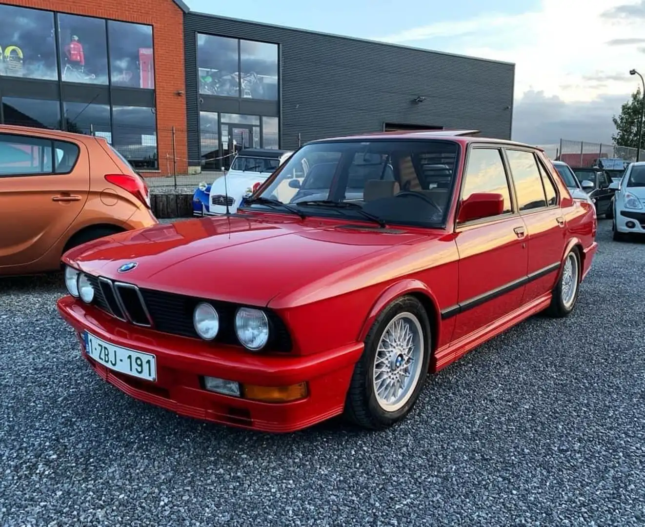 BMW 535 535i Червоний - 1