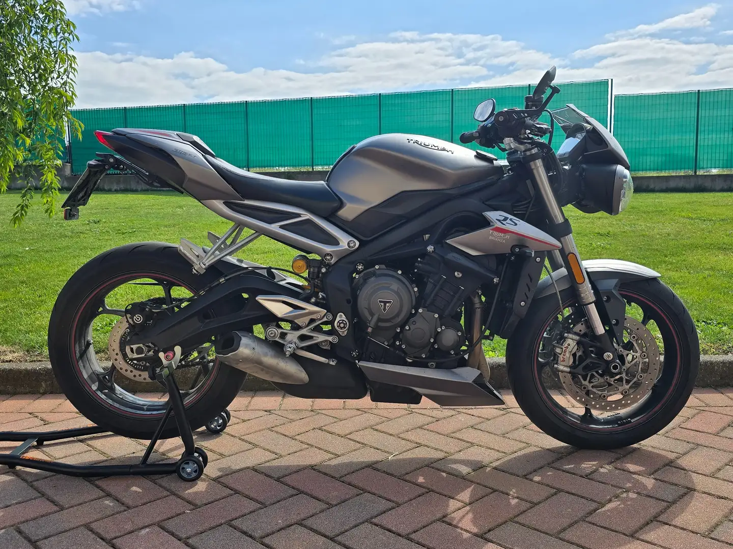 Triumph Street Triple RS Срібний - 2