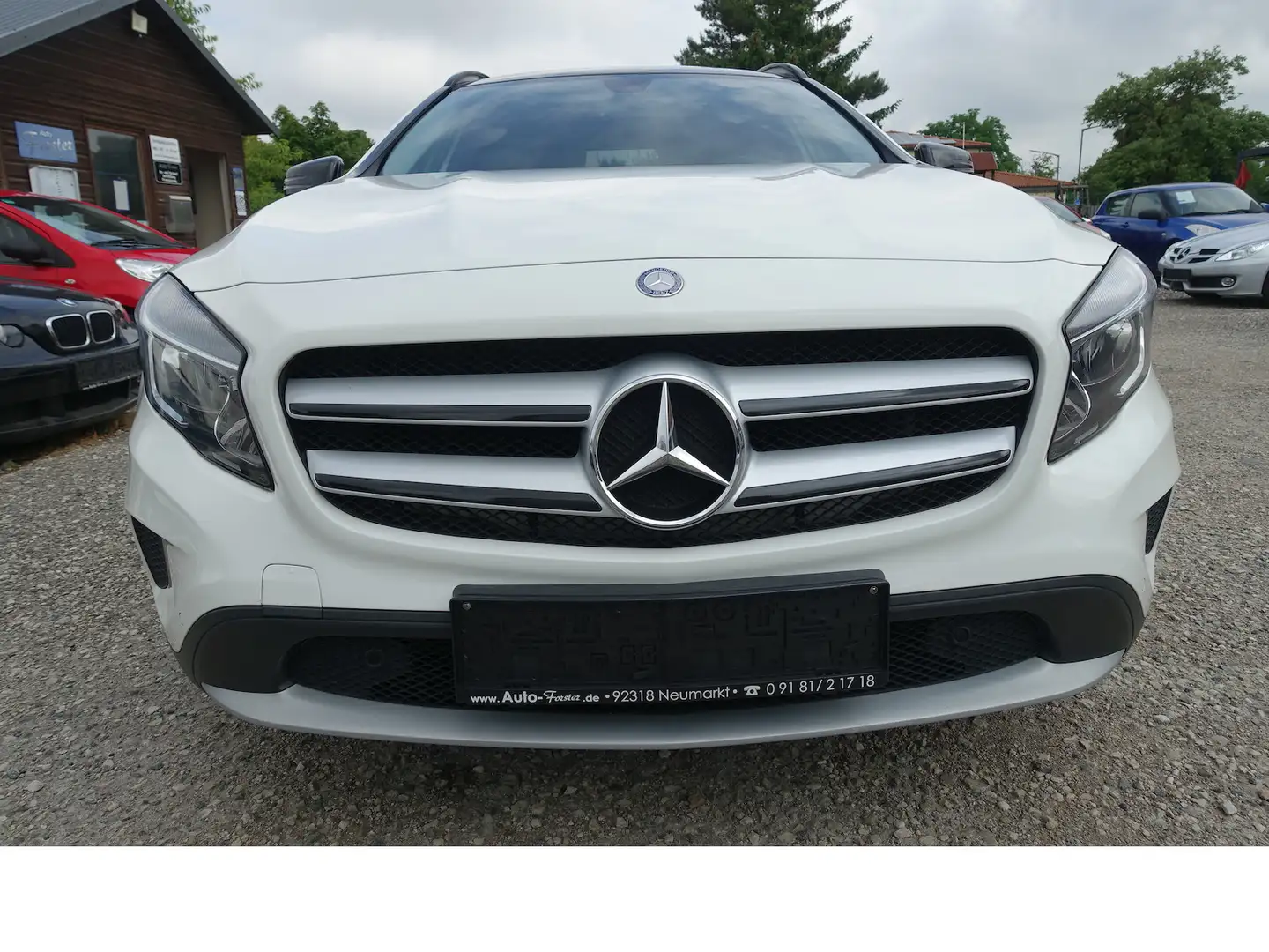 Mercedes-Benz GLA 200 Navi Kamera PDC 8x Alu el. Heckklappe Weiß - 2