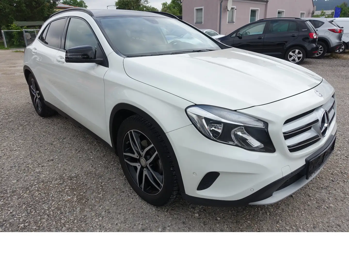 Mercedes-Benz GLA 200 Navi Kamera PDC 8x Alu el. Heckklappe Weiß - 1