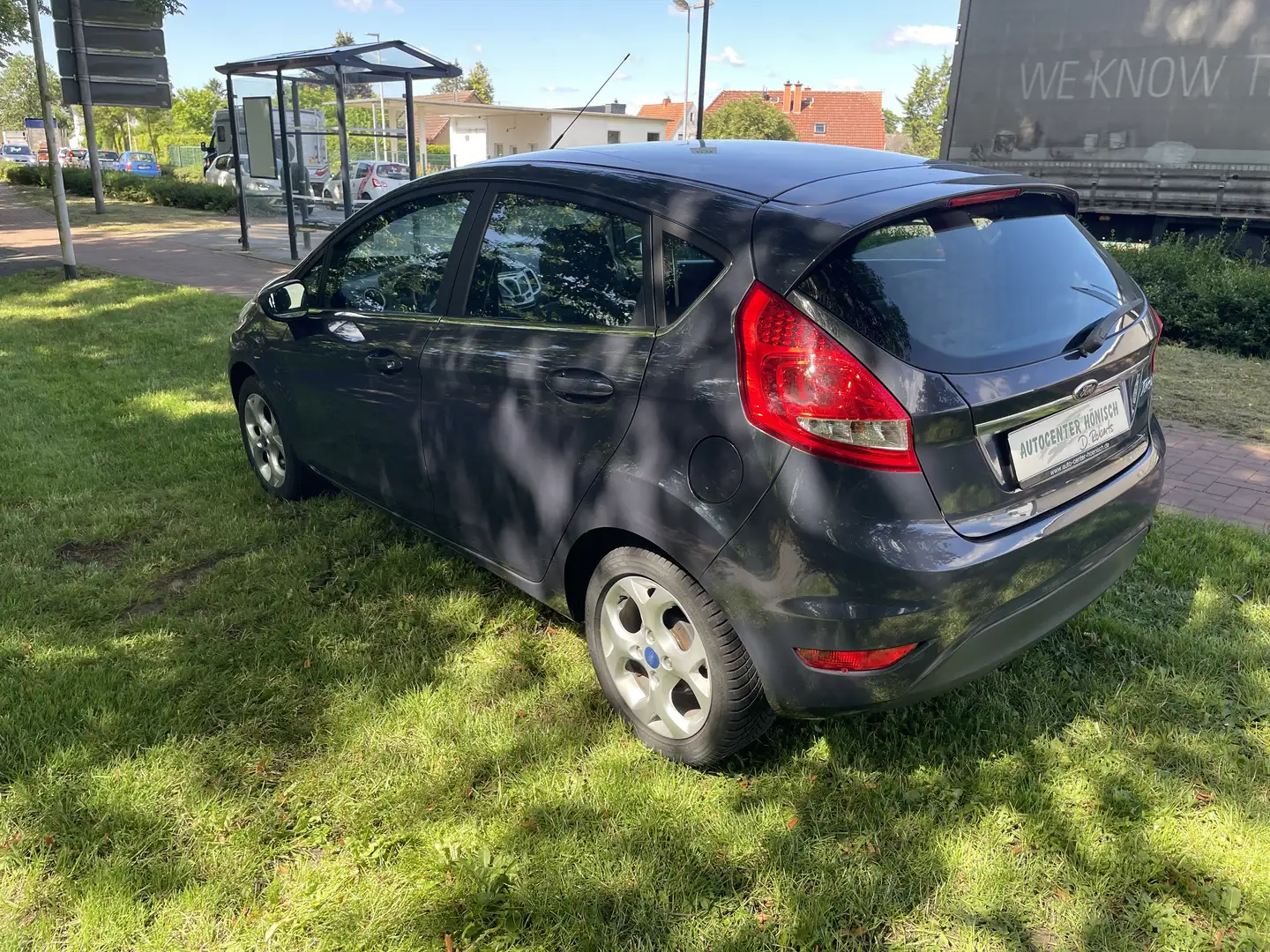 Ford Fiesta Titanium 1,4Ltr. AUTOMATIK 5-Türig SHZ 85902km - 2