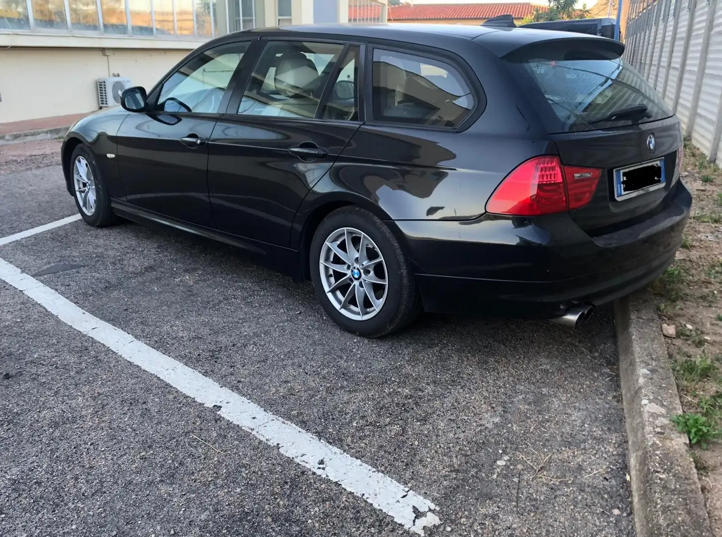 BMW 320 320d Touring eff.dynamics Business auto Nero - 2