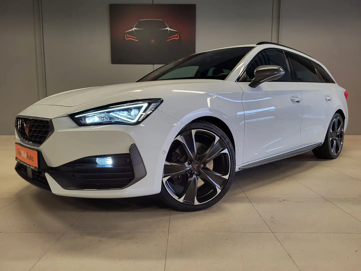 CUPRA Leon Sportstourer -VZ- 2.0 TSI DSG 4Drive*AHK* Weiß - 2