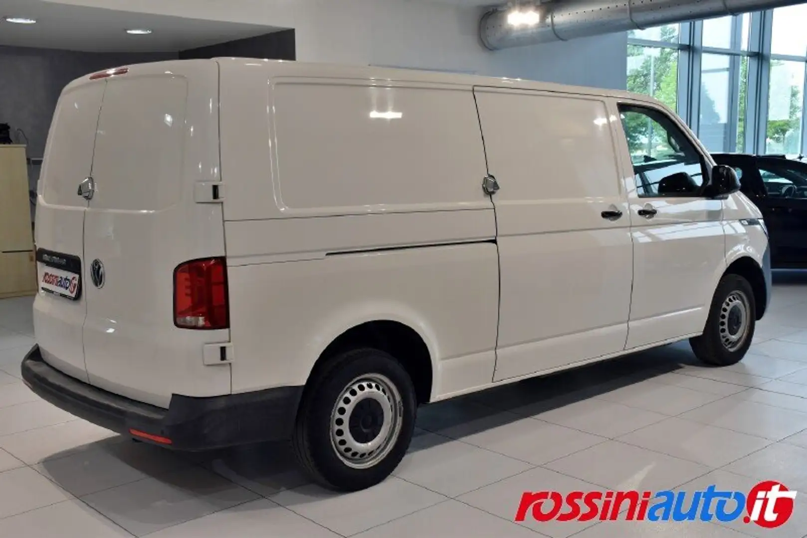 Volkswagen Transporter T6.1 32Q 2.0 TDI 150 CV BUSINESS PASSO LUNGO Blanco - 2