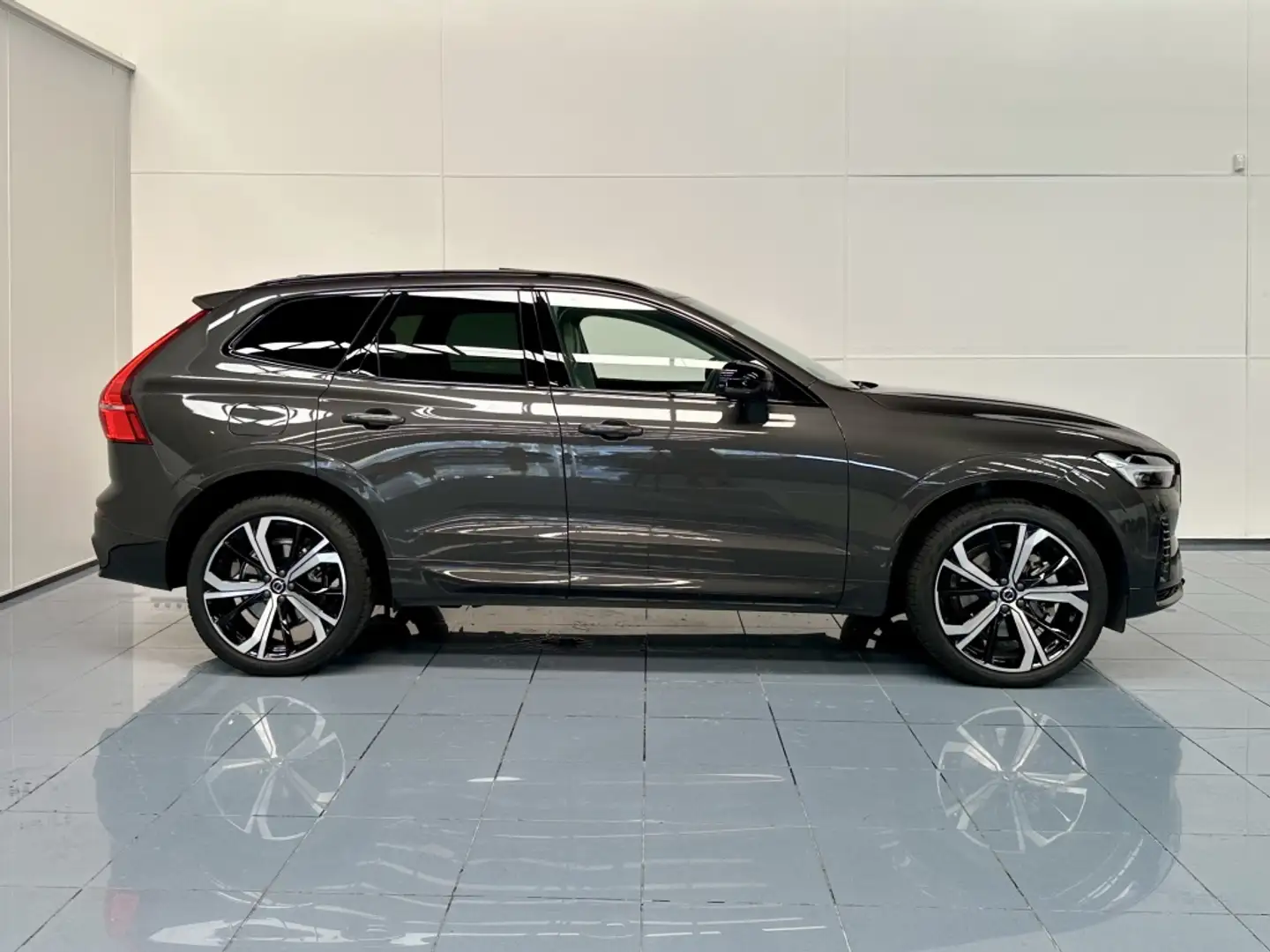 Volvo XC60 T6 Recharge Ultra Dark Gris - 2