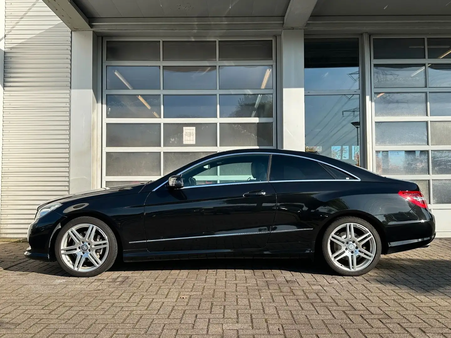 Mercedes-Benz 350 Coupe AMG Line Autom./Navi/Kamera/Temp/SHZ Schwarz - 2