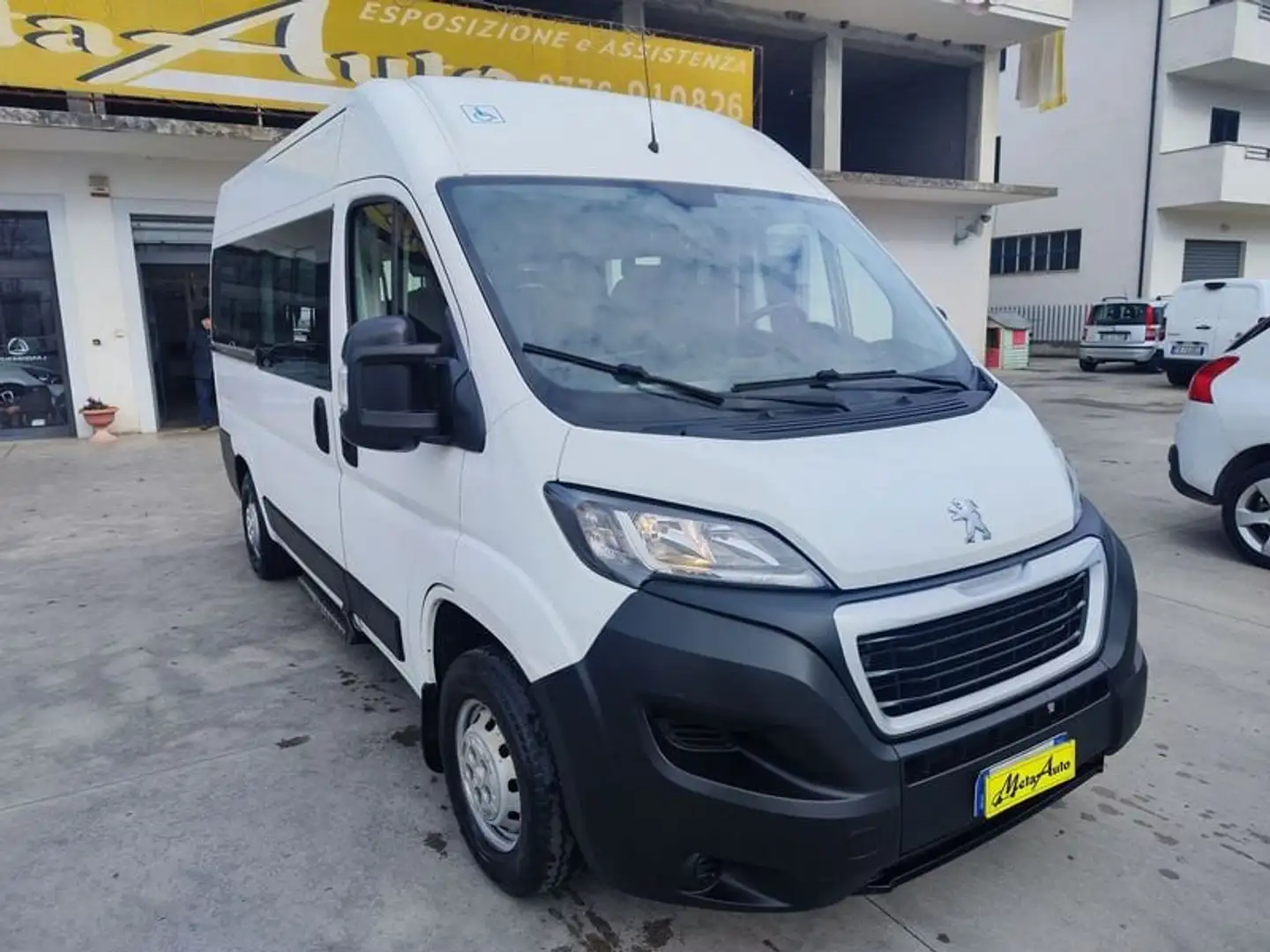 Peugeot Boxer 330 2.0 BlueHDi TRASPORTO DISABILI MOTORE NUOVO - 1