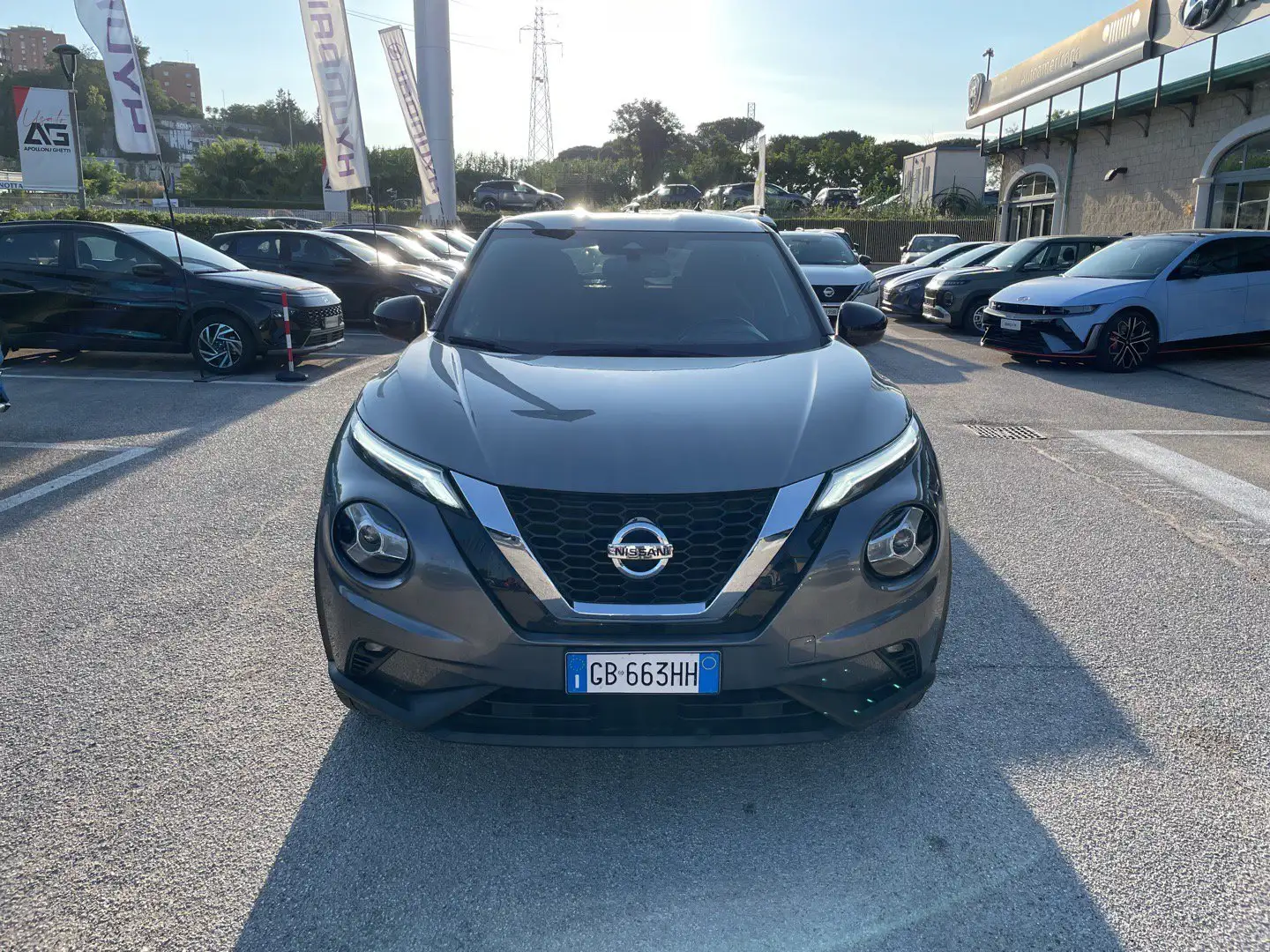 Nissan Juke Juke 1.0 DIG-T 117 CV N-Connecta Grijs - 2