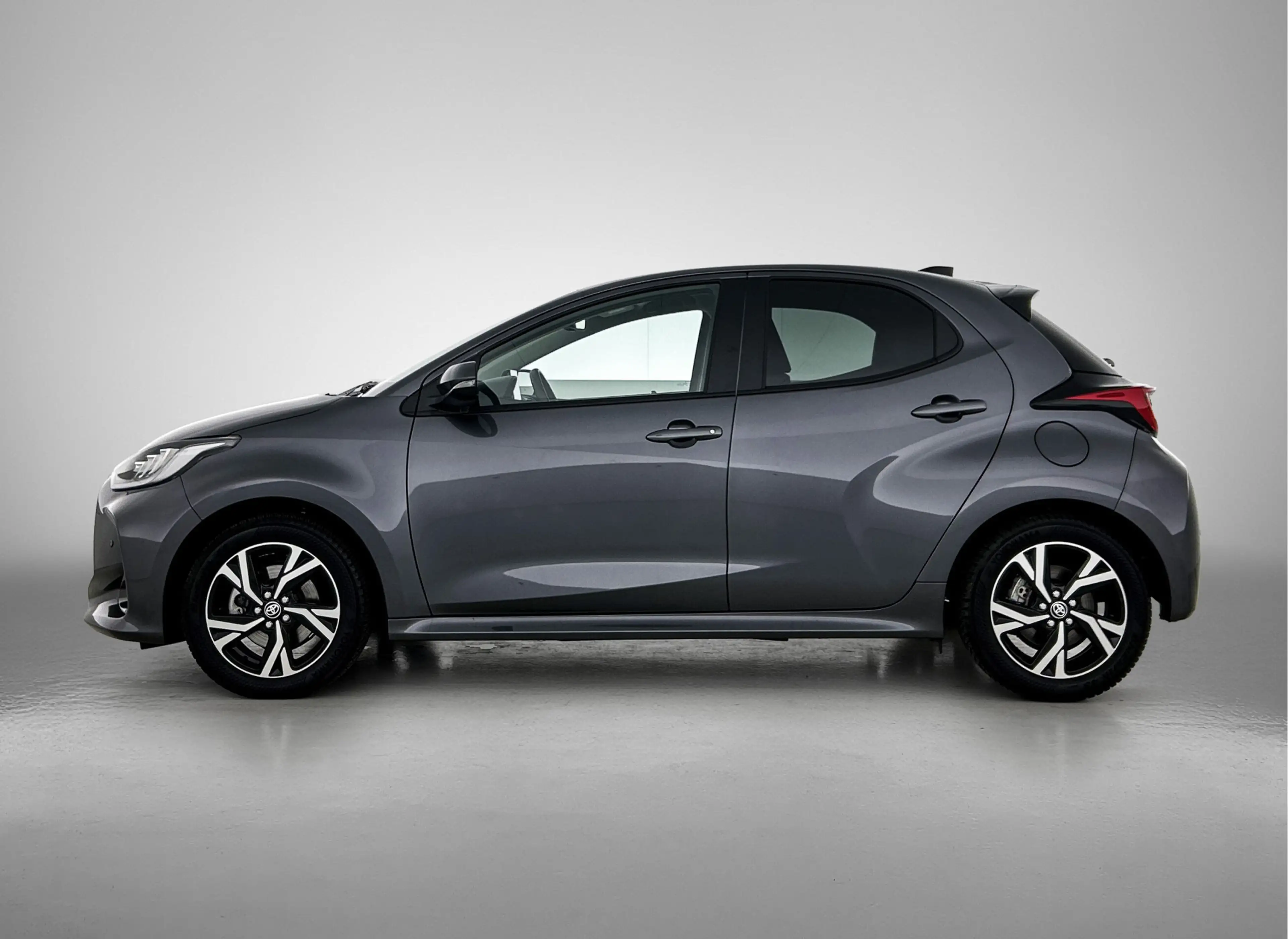 Toyota Yaris 1.5 Hybrid 115 Dynamic Comfort Pack | BTW voertuig — photo 3