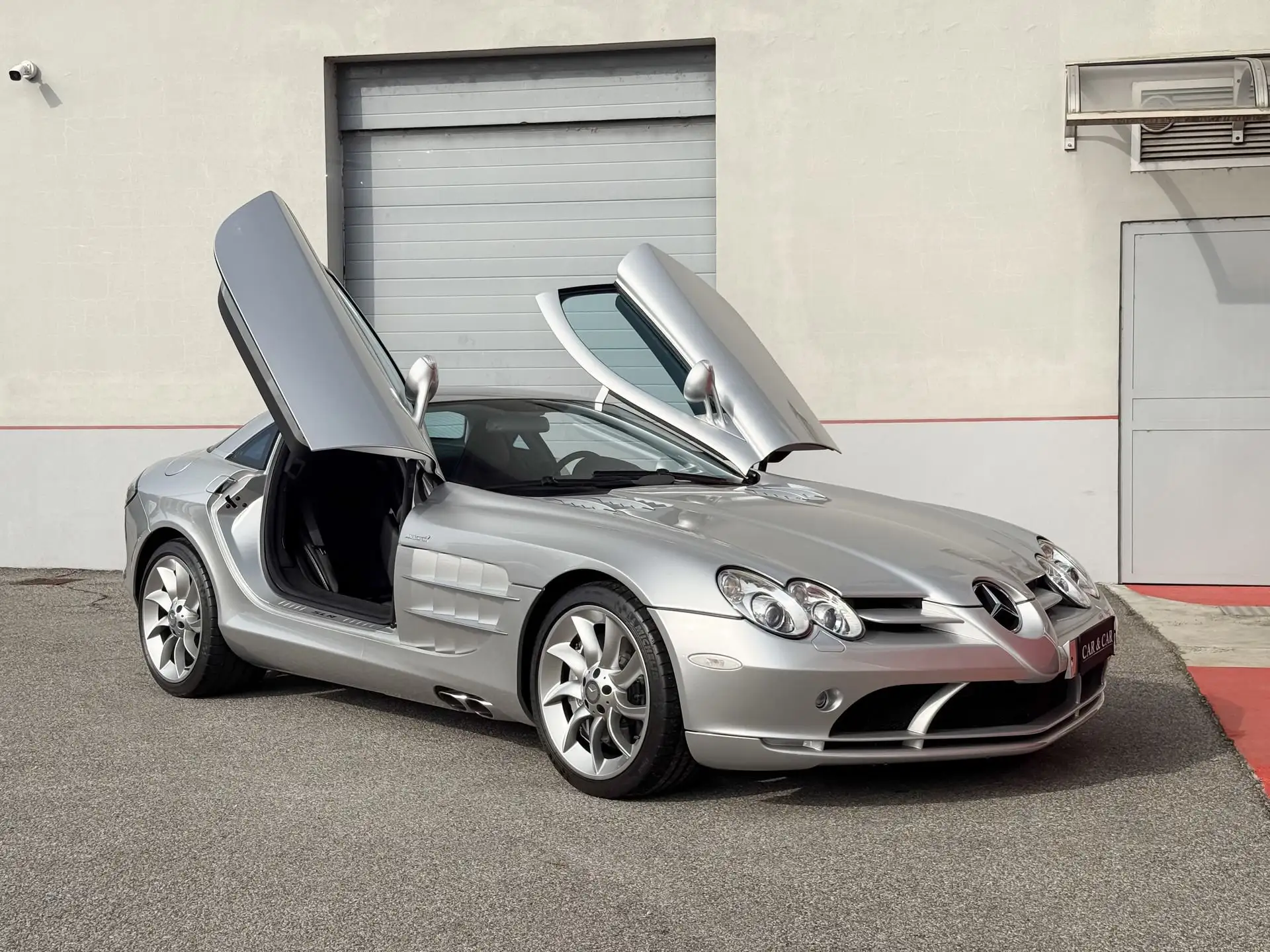 벤츠 SLR McLaren 2004 은색 사진 1