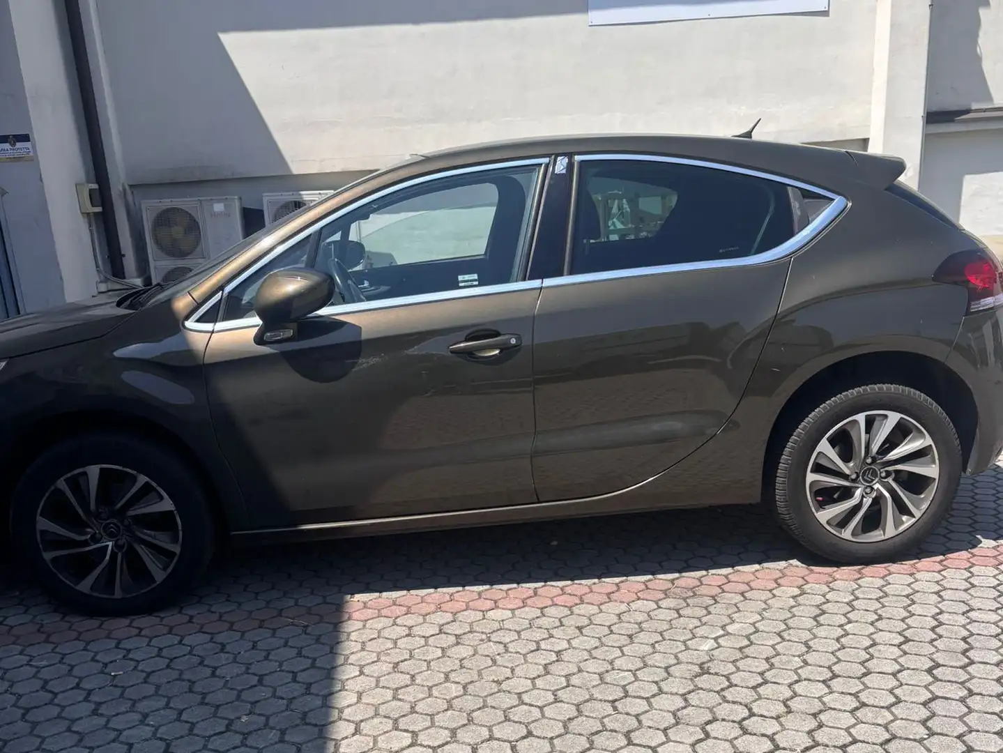Citroen DS4 DS4 1.6 thp So Chic 155cv cmp6 Oro - 2