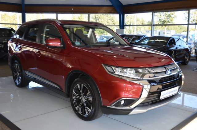 Mitsubishi Outlander Edition 100+ 4WD XENON / NAVI / R-KAM
