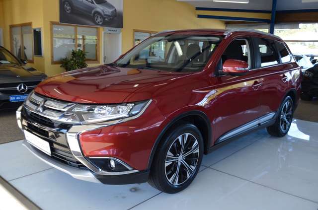 Imagine Mitsubishi Outlander Edition 100+ 4WD XENON / NAVI / R-KAM