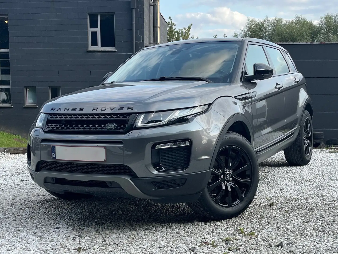 Land Rover Range Rover Evoque Evoque 2.0 TD4 MHEV 4WD R-Dynamic / AUTO / PANO / Grey - 1