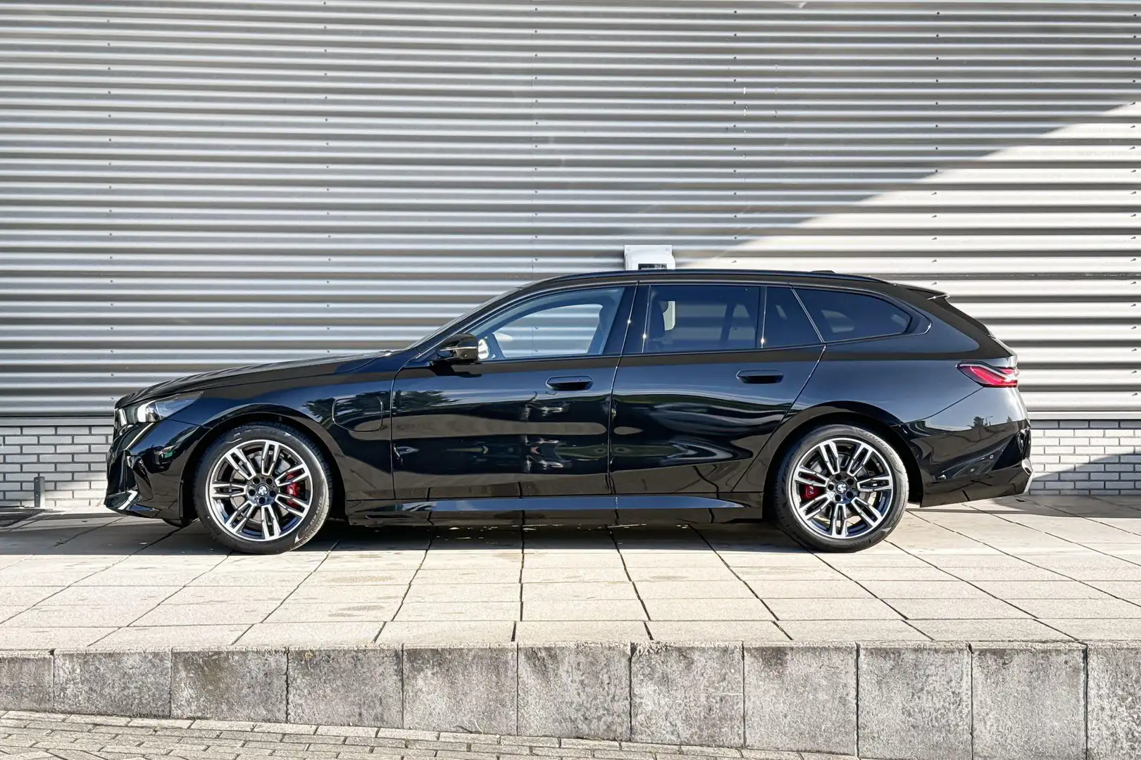 BMW 530 5 Serie Touring 530e M Sportpakket Pro / Innovatio Zwart - 2