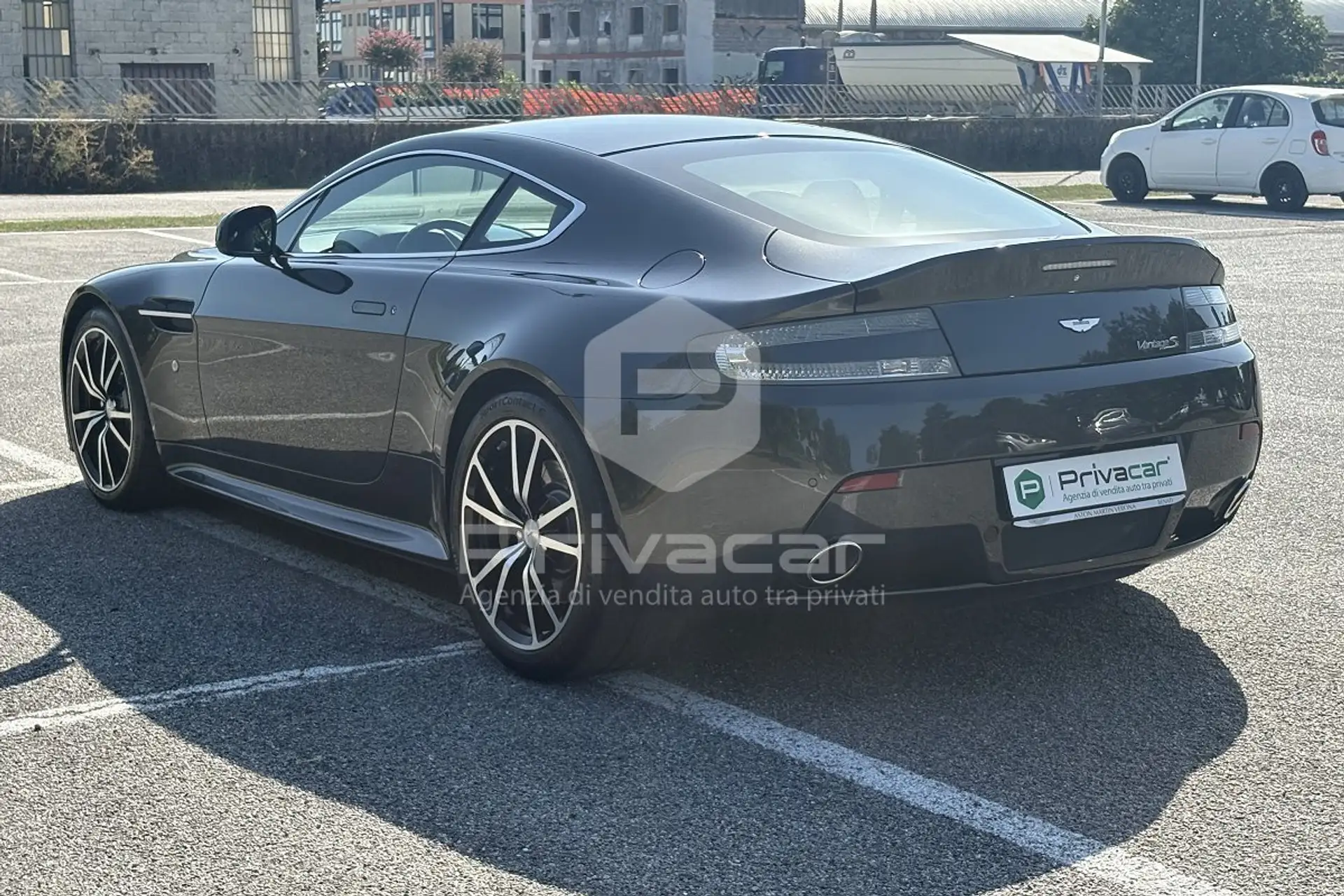 애스턴마틴 밴티지 V8 2013 블랙 사진 8